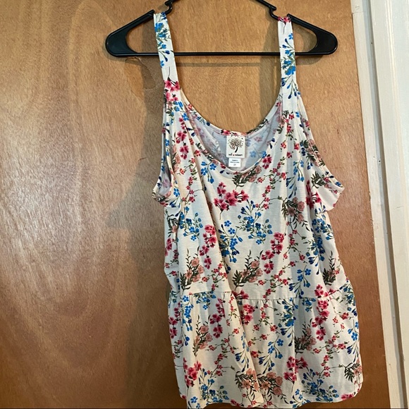 Flowery Tank! - Picture 1 of 1
